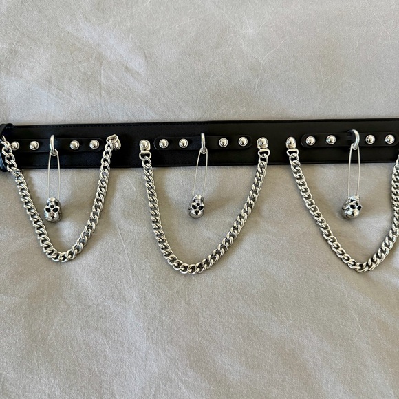 Killstar Punktured Belt Black Chain Skulls Womans Gothic Alternative S/M - Picture 2 of 6